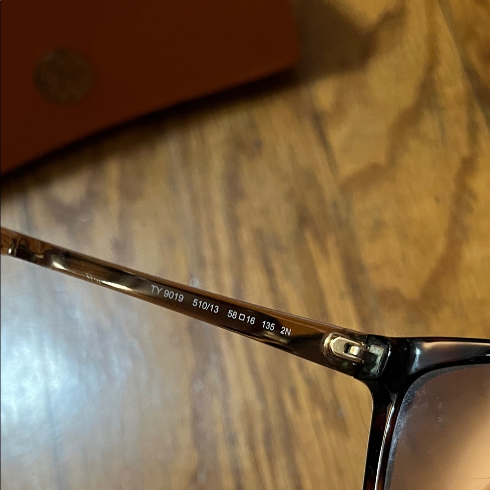 Tory Burch Tortoise Shell Folding Sunglasses with Orange Case - Picture 3 of 16